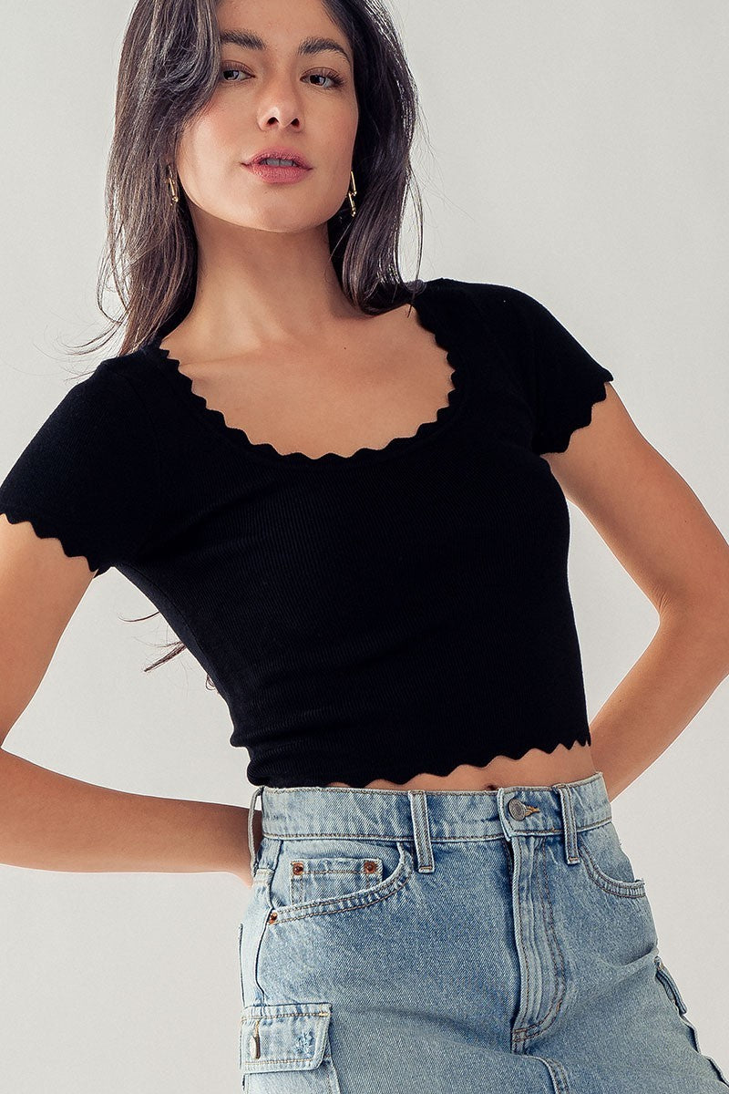 Trend: Notes Women's Tops Scallop Crop Top